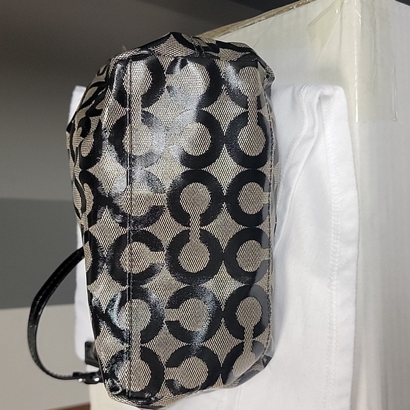 Brand new COACH purse - Picture 3 of 7